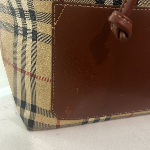 Burberry EUC Drawstring Bucket Crossbody - Picture 6 of 17